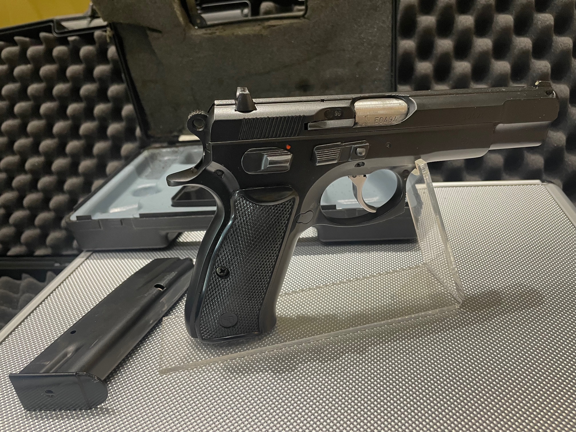 GEPFLEGTE PISTOLE -  CZ 85 -  9MM LUGER - MIT OVP
