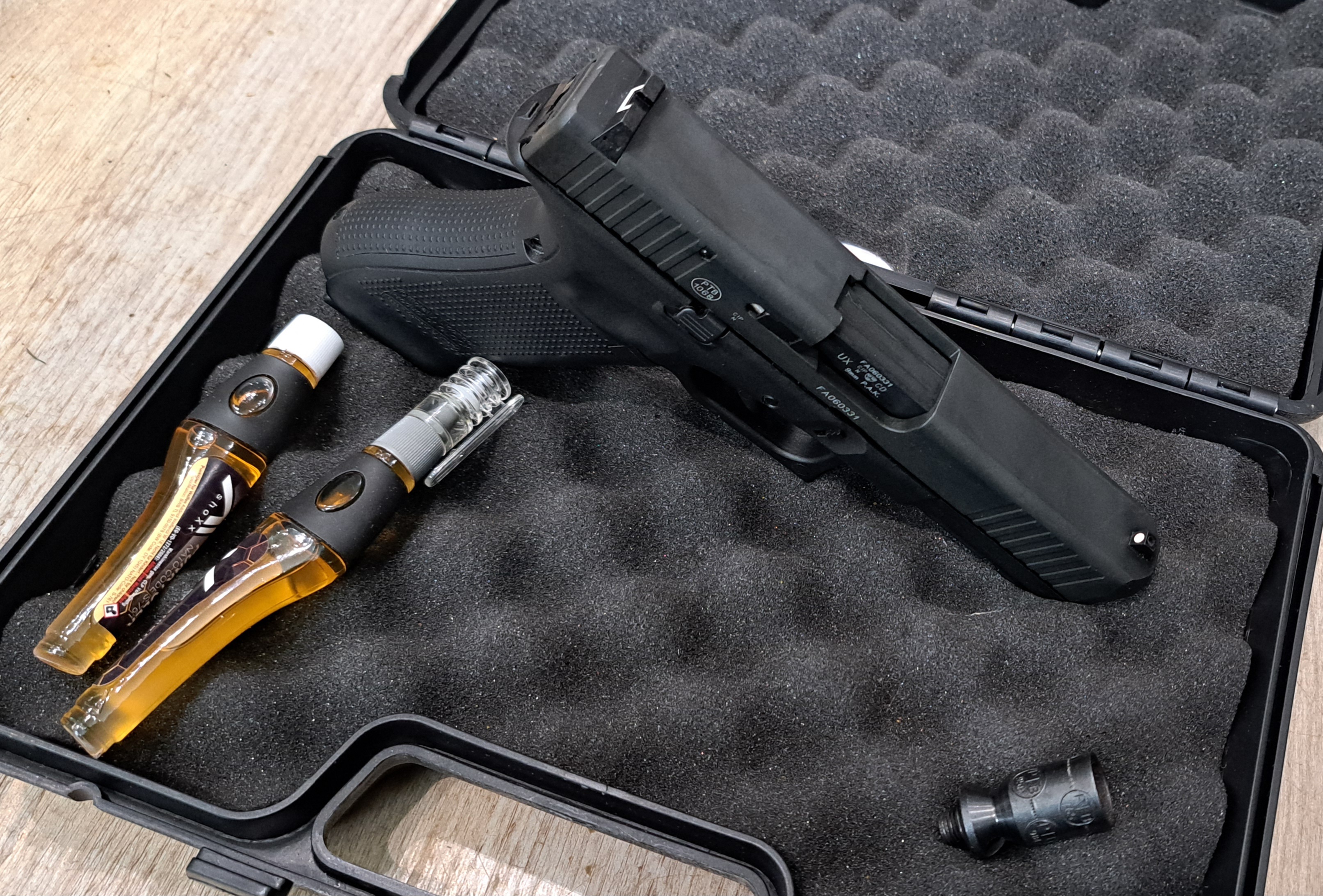 GEBRAUCHT - GLOCK 17 GEN 5 - 9 MM P.A.K. SCHRECKSCHUSSPISTOLE