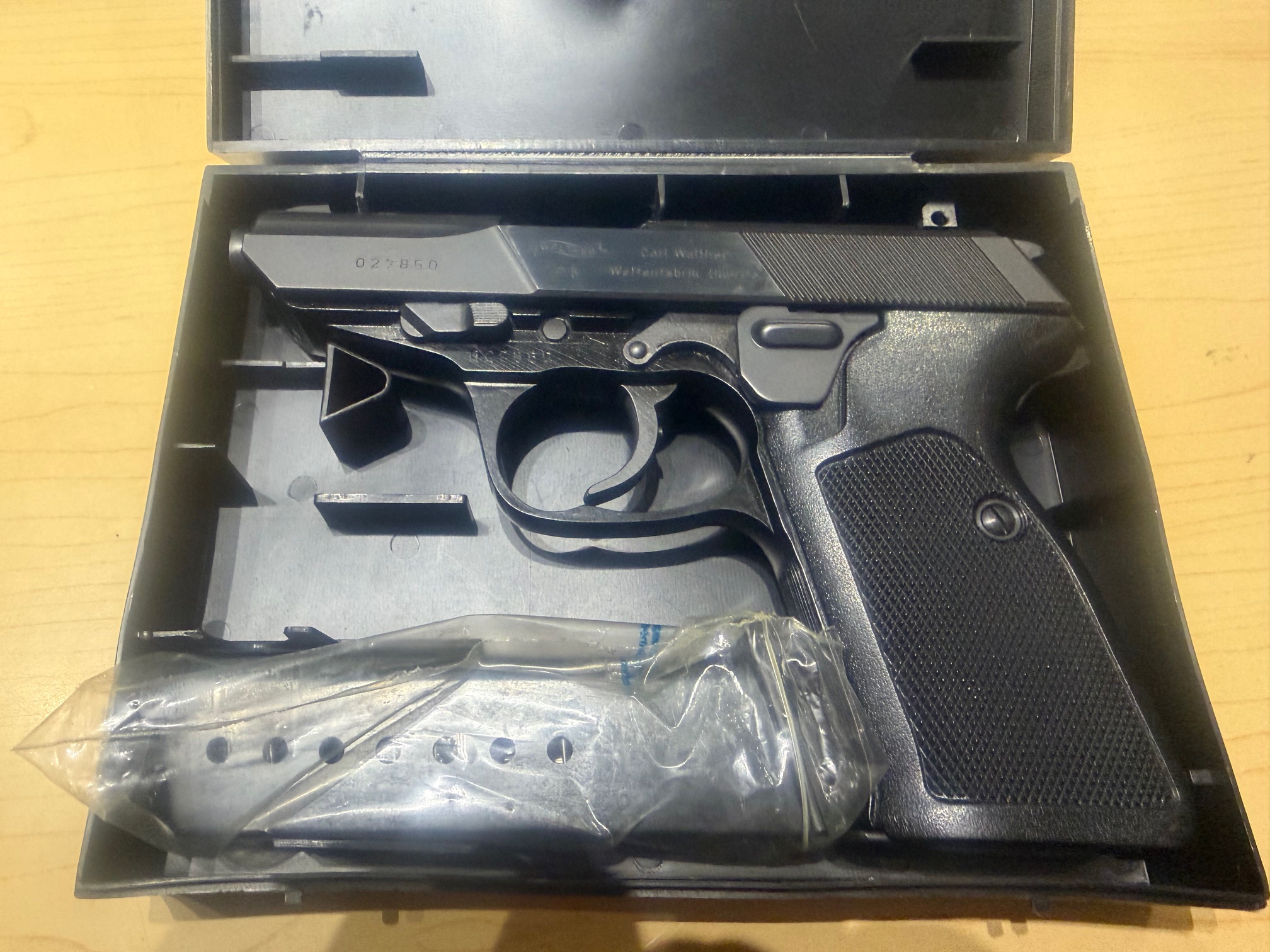 WALTHER P5 - 7,65 PARA - MIT 2. MAGAZIN UND OVP