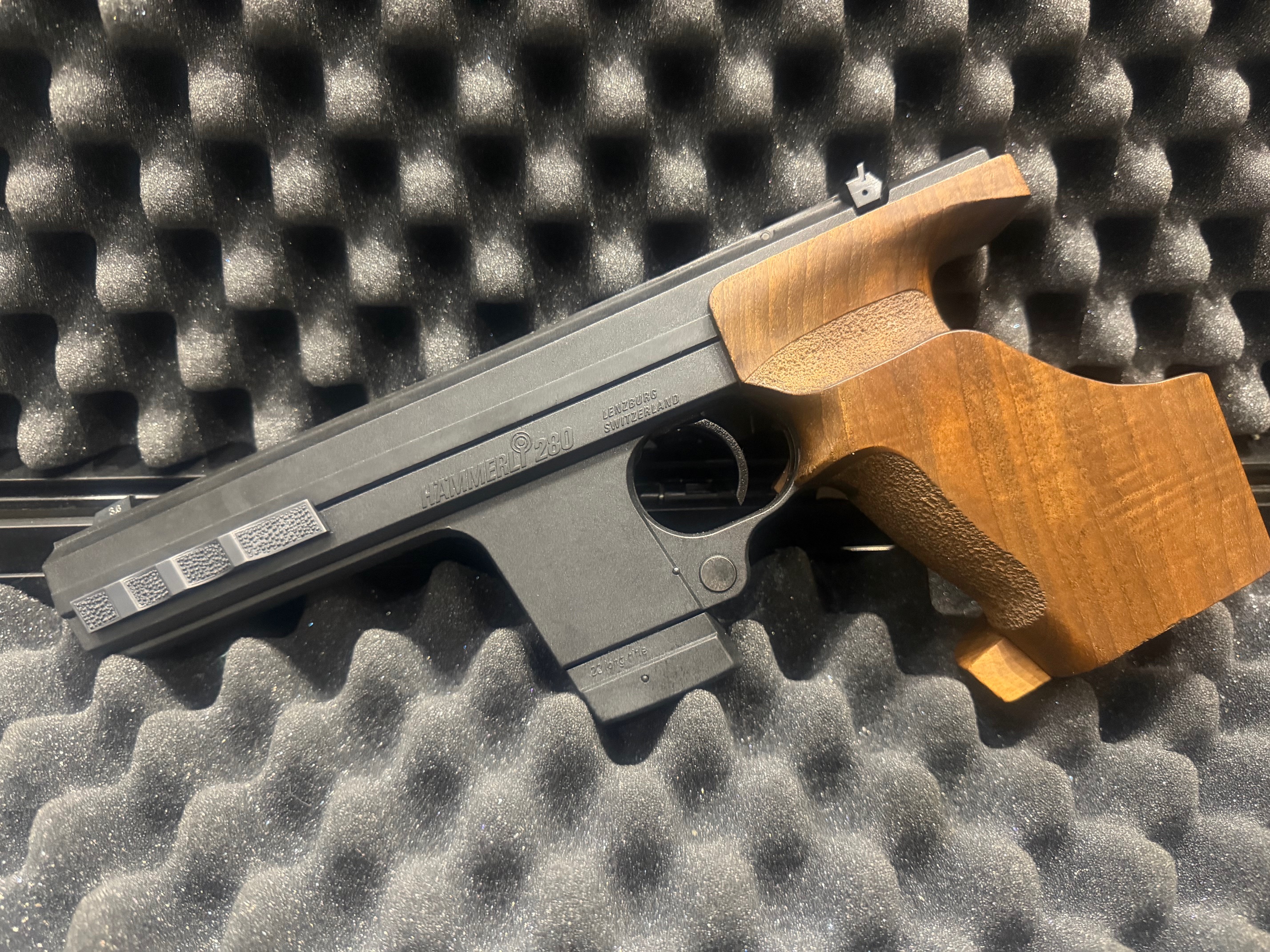 HÄMMERLI  280  - .22LR  - MIT 2. MAGAZIN UND LAUFGEWICHTEN  - ZUSTAND 1