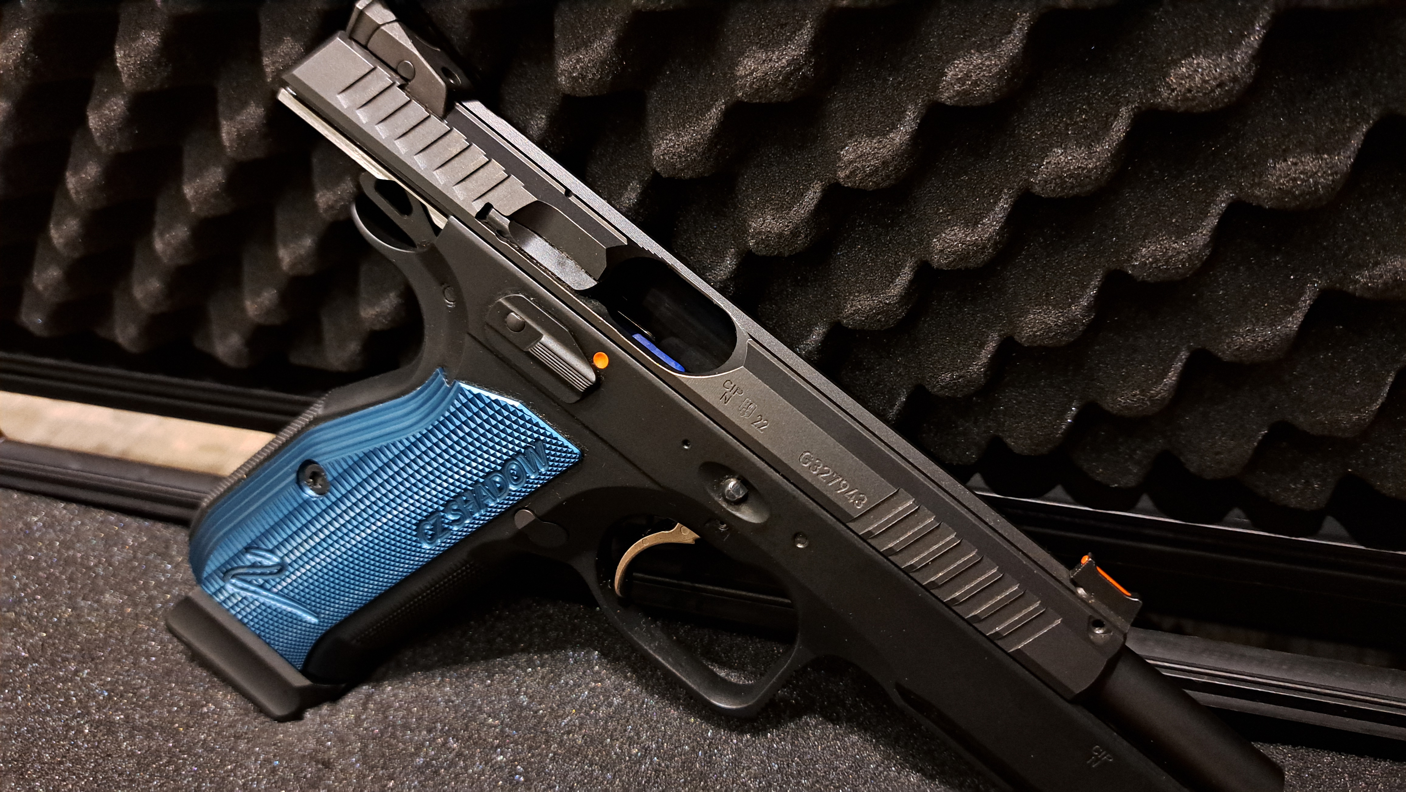 CZ SHADOW 2 - 9 MM LUGER - SCHWARZ/BLAU - SA/DA - GEBRAUCHTWAFFE