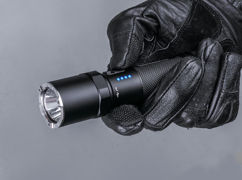 NEXTORCH P81  - LED-TASCHENLAMPE - 3000 LUMEN - STROBOSKOP - GLASBRECHER