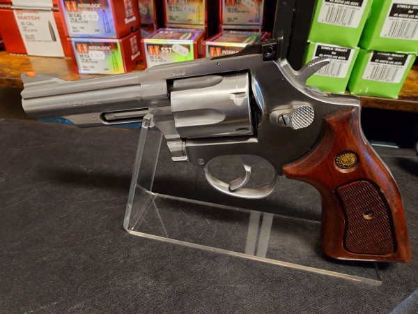 IM KUNDENAUFTRAG - REVOLVER TAURUS 66 J - .357MAG - 4 ZOLL - STS