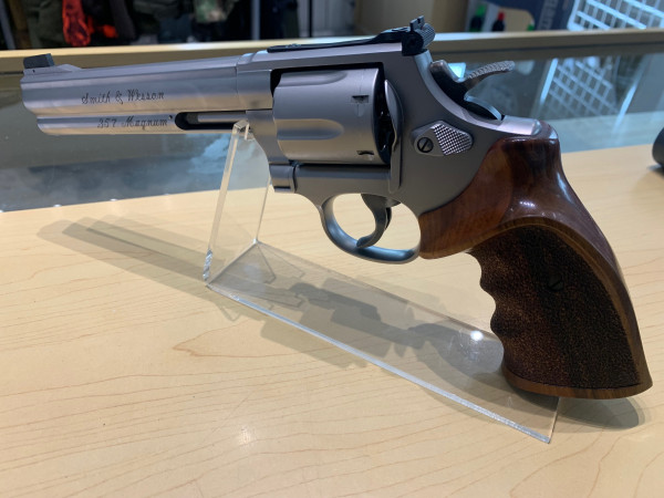 REVOLVER SMITH & WESSON 686 TARGET CHAMPION - .357MAG