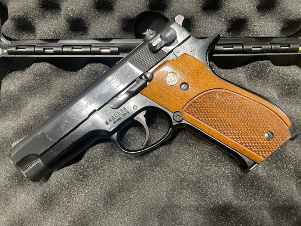 KUNDENWAFFE - HALBAUTOMATISCHE PISTOLE - SMITH & WESSON 39-2 - 9MM LUGER