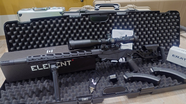 RUGER PRESICION RIMFIRE .22LR + ELEMENT HELIX 4-16x44 UVM.
